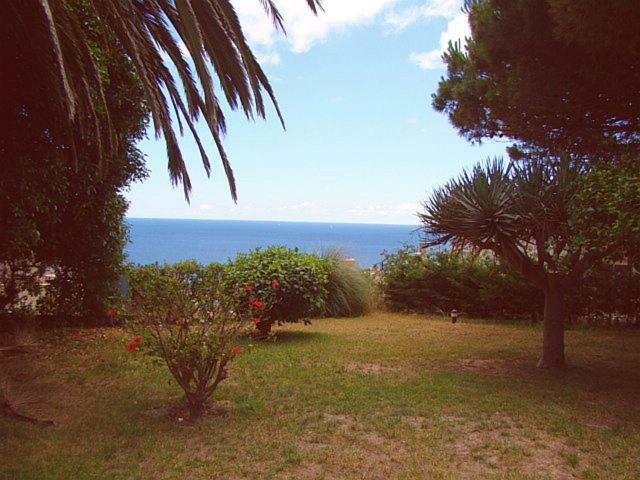Great View To Sea, With Pool Willa